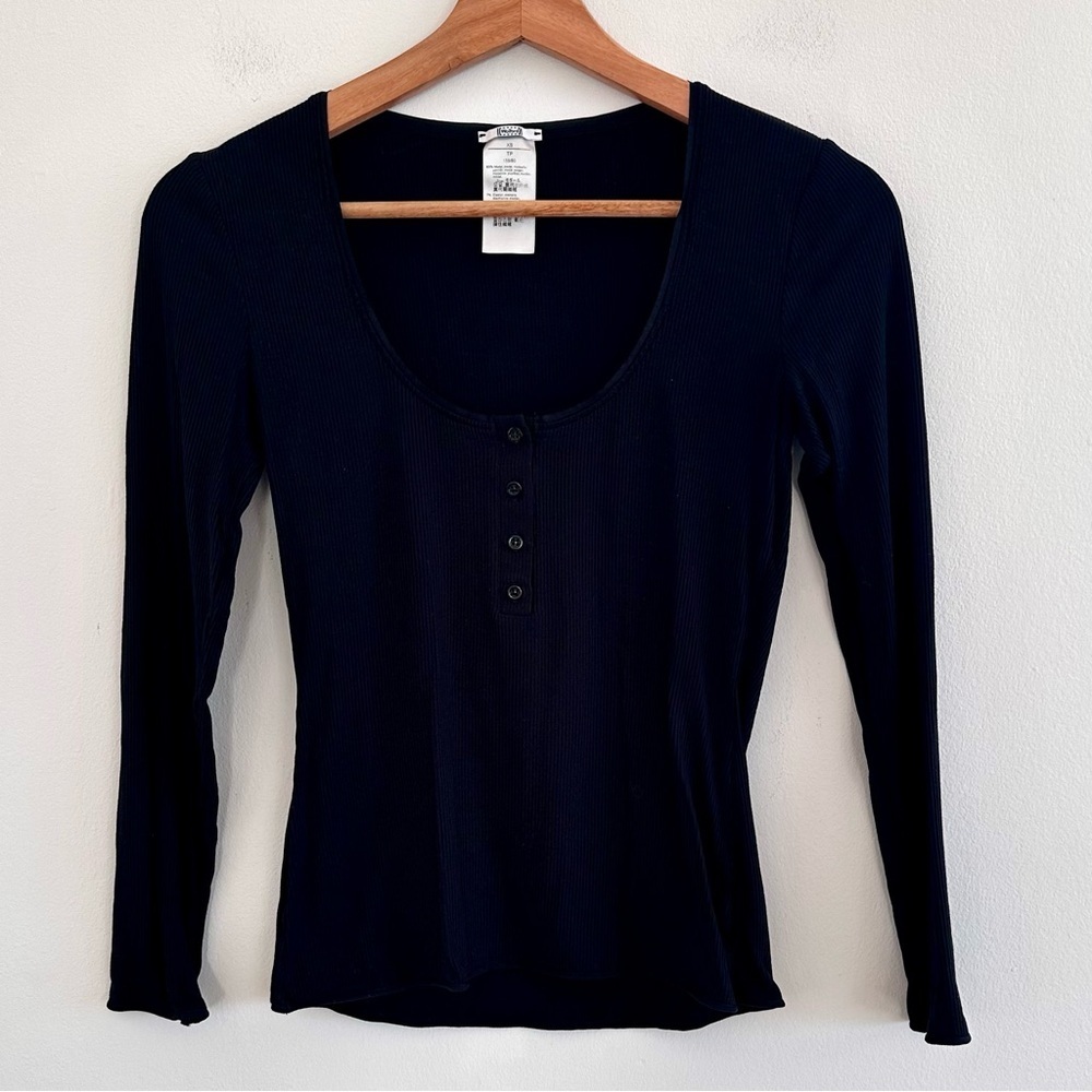 Wolford ribbed knit scoop neck Henley black long sleeve top XS